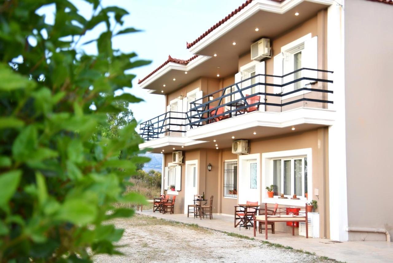 Anemomylos Apartments Lixouri Exterior photo