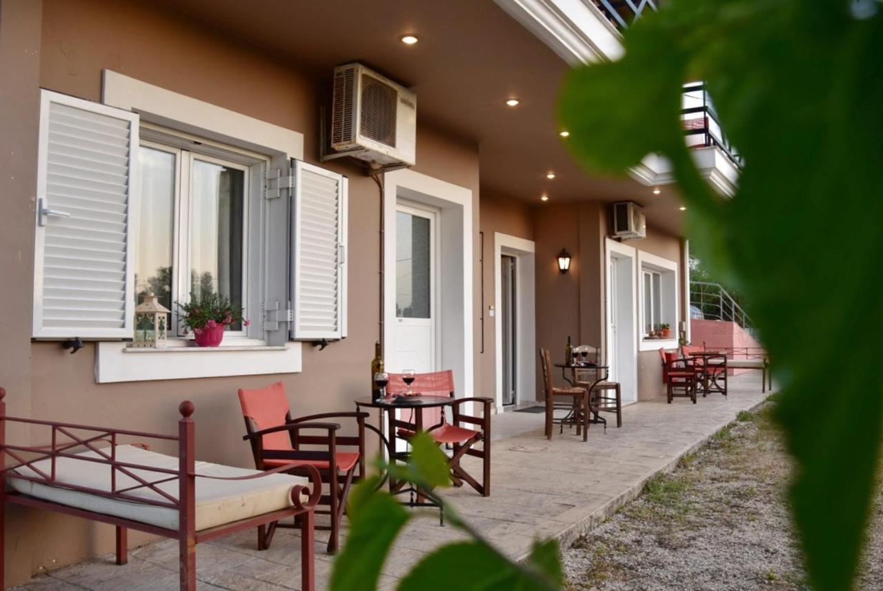 Anemomylos Apartments Lixouri Exterior photo