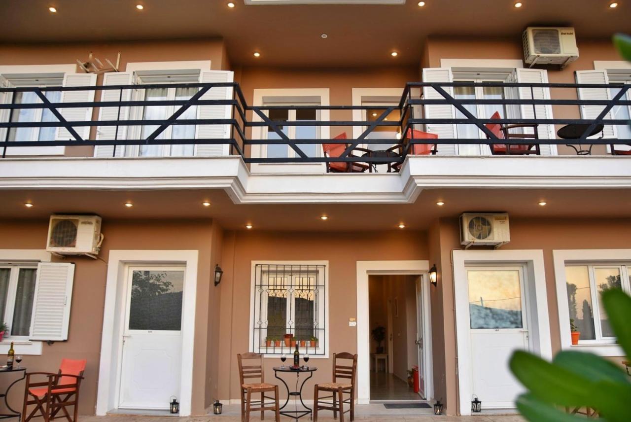 Anemomylos Apartments Lixouri Exterior photo